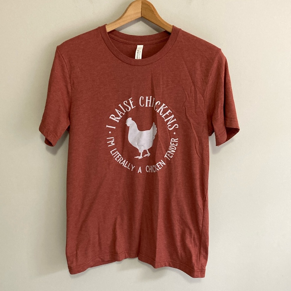 Rusty Red Burnt Orange Short Sleeve Tee with Chicken Graphic, size medium